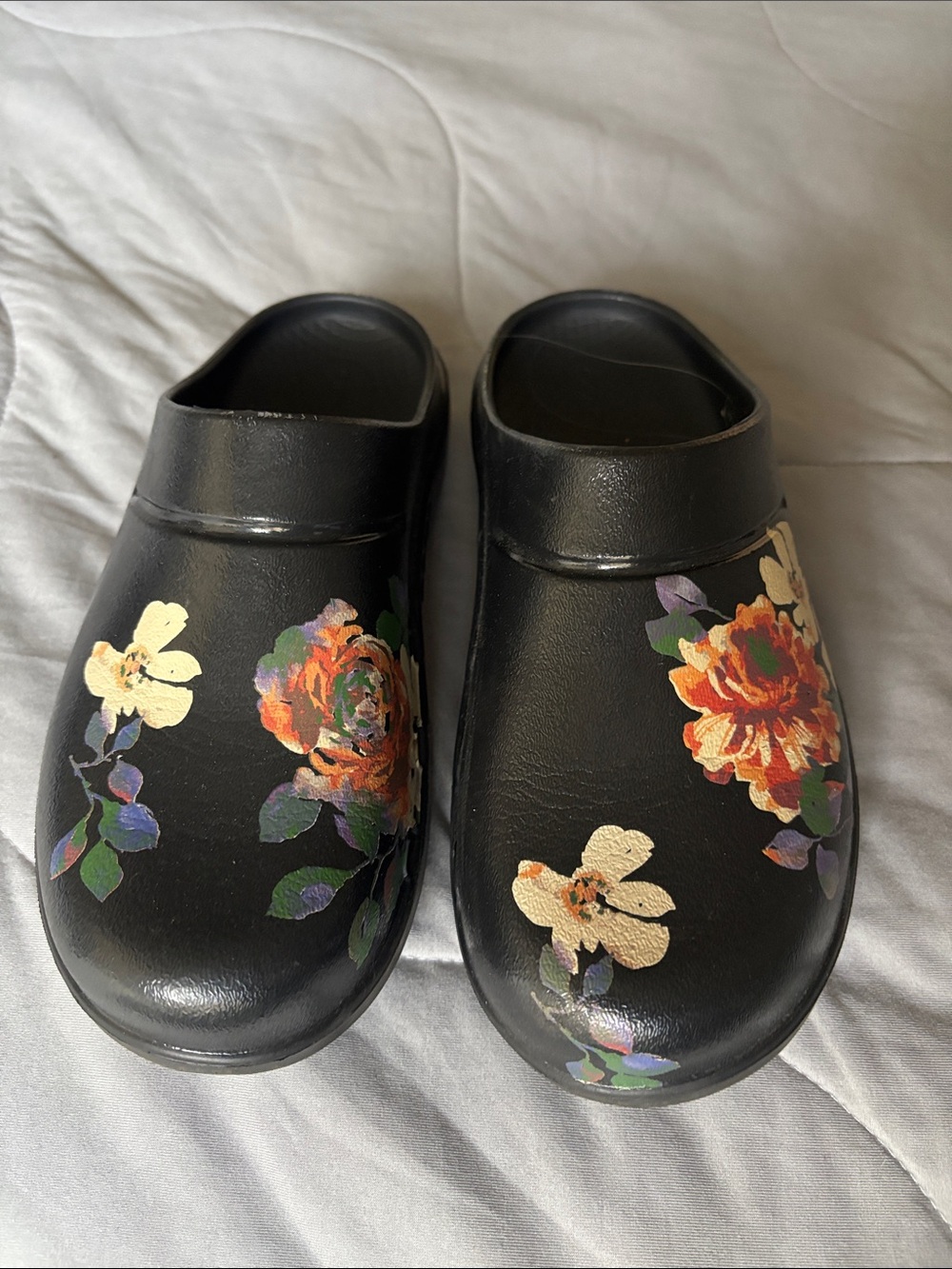 Black Floral Oofos Clogs - Women's
